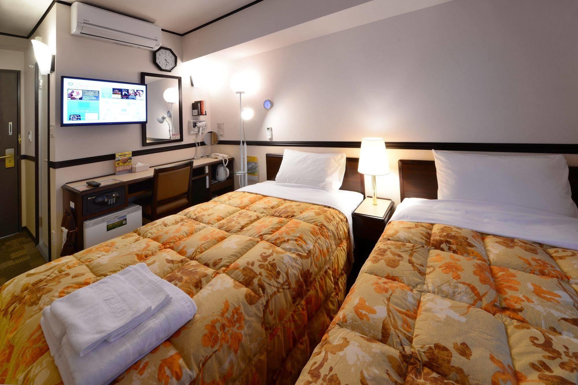 Toyoko Inn Misato Ekimae Eksteriør bilde